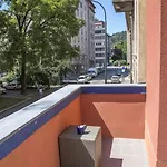 Taya Apartman